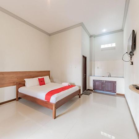 Hotel Reddoorz Near Gor Sempaja Samarinda Exteriér fotografie