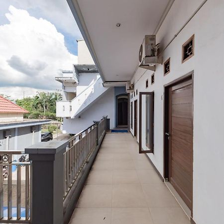 Hotel Reddoorz Near Gor Sempaja Samarinda Exteriér fotografie